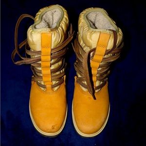 Timberland women boots with fleece inside